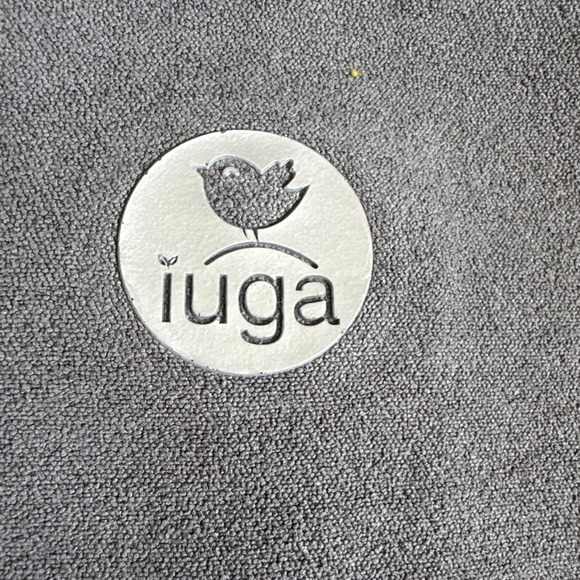 IUGA Yoga Mat Towel 72"x24" Non Slip Microfiber Gray Absorbent for Hot Yoga - Picture 4 of 7